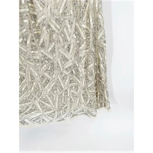 NWT Mac Duggal Ivory and Silver Sequin V-Neck Slit Leg Gown 10 MSRP: $650 - Picture 6 of 9